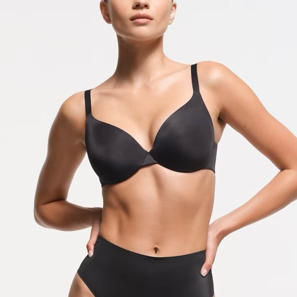 SKIMS Smoothing Intimates Full Coverage Onyx Bra 38H